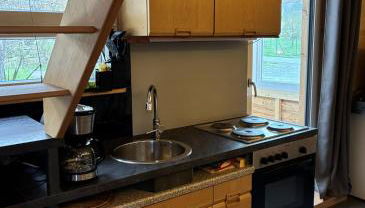 Geräumiges Tiny Haus für 1 bis 8 Personen mit Infrarotkabine - Foto 4