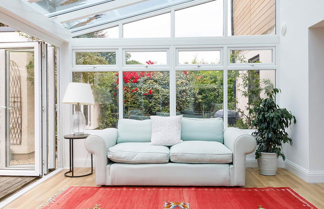 Stunning 5BR Home With Pool - 5 min to Beach - Foto 23