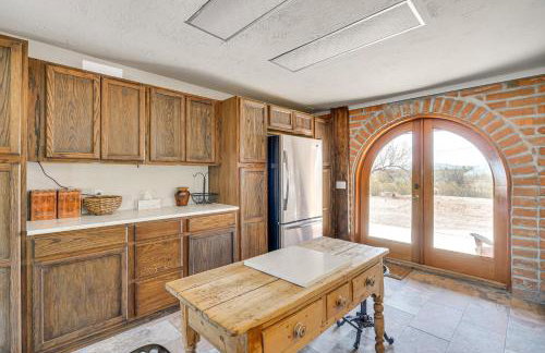 10-Acre Desert Oasis with Expansive Patio in Tucson! - Foto 14