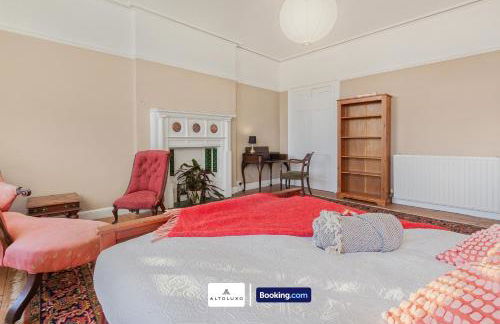 Spacestation Four 4 Bedroom Serviced Apartment By AltoLuxoExperience Short Lets & Serviced Accommodation With Free Wifi - Foto 6