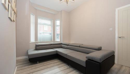 Modern 3BR House in Manchester, Ideal for Families, Sleeps 7 - Foto 2