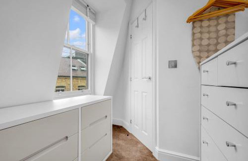 MySquare Vibrant and Sleek 2 Bed Apartment in Artillery Lane - Foto 16