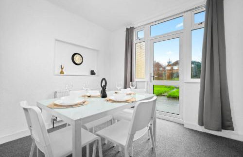 Stylish 3 Bedroom House - Parking - Garden - Great Barr - Netflix - Top Rated -121J - Foto 11