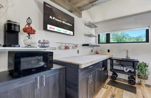 A-Frame Wonders Hot Tub w Mountain Views - Foto 42