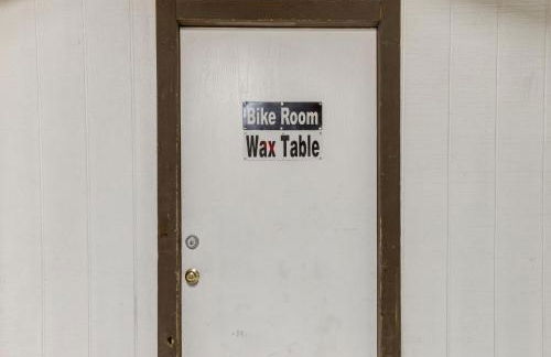 Mammoth Mtn Ski-InandOut Condo with Hot Tub Access! - Photo 20