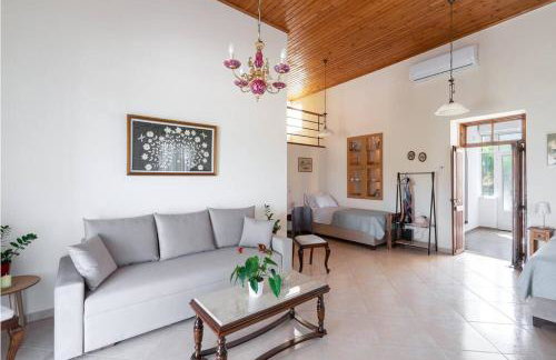 Manos Home - Photo 25