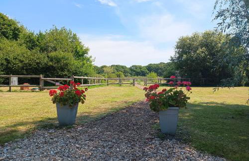 Cosy Cabins at Westfield Farm, Isle of Wight - Photo 7