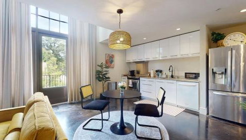 Charmingly Trendy Cloverdale Loft - Gated Parking! - Foto 5