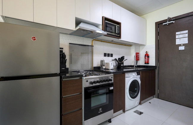 Elite LUX Holiday Homes - Sleek Urban Studio in Liwan Dubai - Foto 7