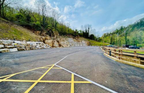 Rock Mill - Luxury 1 Bedroom Apartment 14 with Private Balcony - Foto 26