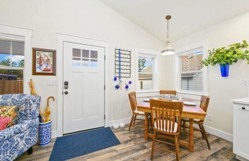 City Park Bungalow Pet Friendly with Dog Run - Photo 7