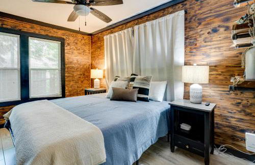 Hot Tub and Outdoor Kitchen Stylish Home in Bryan - Foto 16