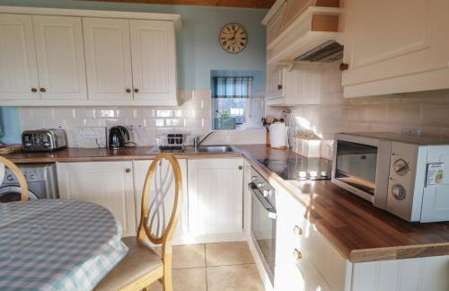 Dan White's Cottage - Photo 9