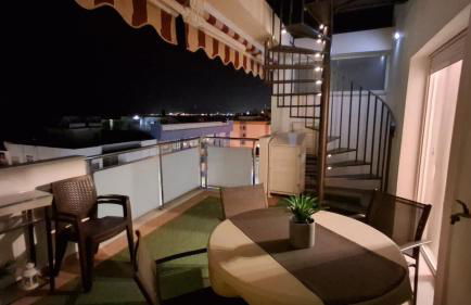 Ático Mediterráneo con Terraza y Solárium en el centro y a un paso del mar en Rincón de la Victoria - Photo 16