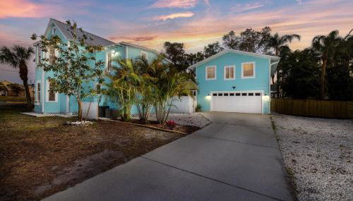 Luxurious Escape Sleeps 10 with Private Pool & Spa - Foto 3