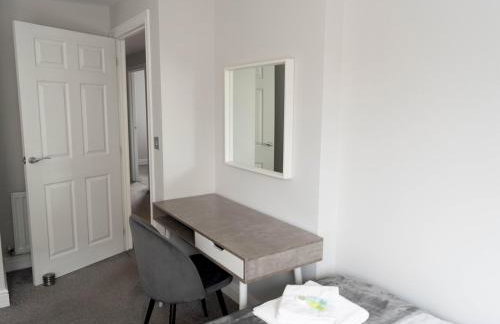 Lovely, comfortable 2-bed Braehead - free parking - Pass the Keys - Foto 17