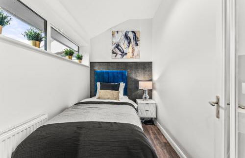 Elegant Retreat in Cheltenham - Garden & Parking Included - Foto 6