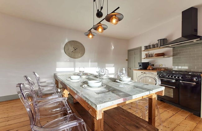 Host Stay Peacock House - Photo 15