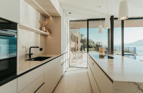 LUXE VISTA Lakeside Villa Brenzone - Foto 48