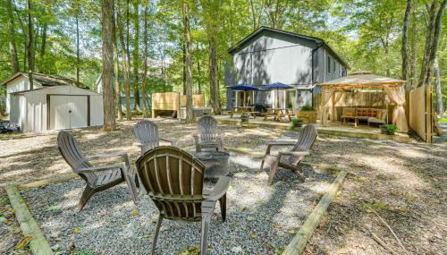 Private Hot Tub Tree-Lined Poconos Home! - Foto 3