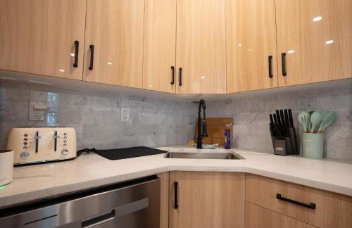 Stylish 2BD Brooklyn Retreat with Backyard & Basement - Foto 28