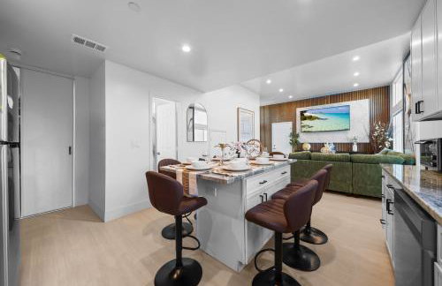 Entire Private Home with 3 Bedrooms 2 Bathrooms, with Garage, Gated Yard, King Bed House, Available Now - Foto 62