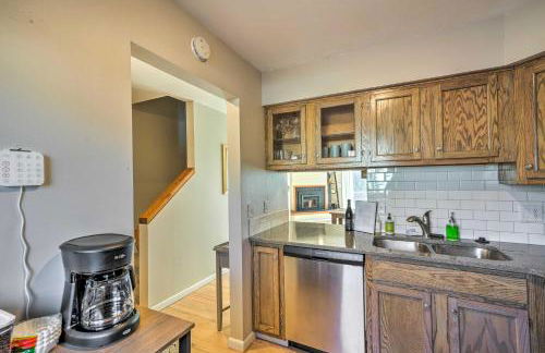 Lovely Iowa City Townhome about 3 Mi to Dtwn! - Foto 9