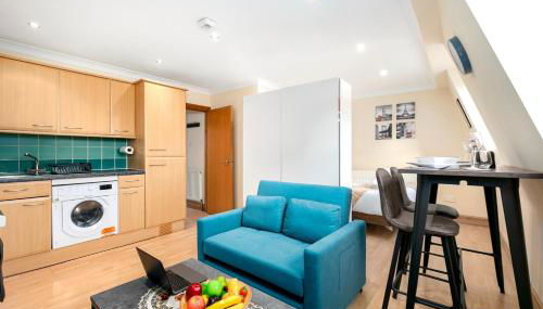 Studio Flat near Old Street With Balcony Suit Couple Sleeps 3 - Foto 2, wardrobe