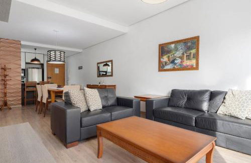 Casa de Pedra 2 Suítes c/ Piscina by Achei Gramado - Photo 13