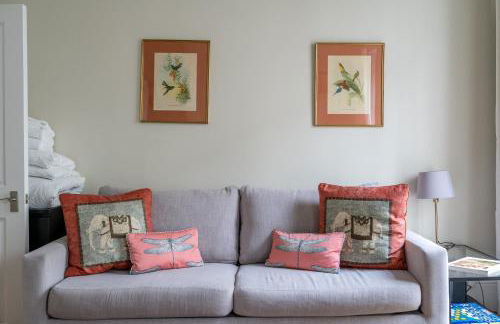 JOIVY Bright Flat for 6, Near Victoria and Warwick sq - Photo 41