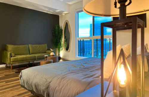 Modern Cosmopolitan APT Mid Hollywood with Free Parking 10mins to Universal Studios - Photo 15