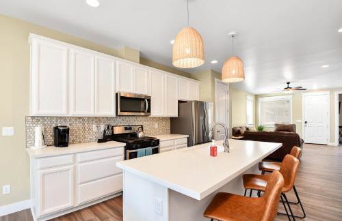 Windtree Retreat Hot Tub Pet-Friendly Fire Pit Near Downtown - Foto 7