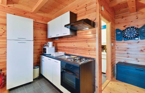 Beautiful Home In Radakovo With Sauna - Photo 22