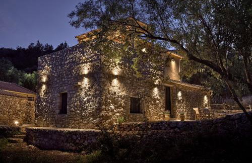 Dounias Village Home - Traditional Architecture & Modern Luxury, by ZanteWize - Photo 68