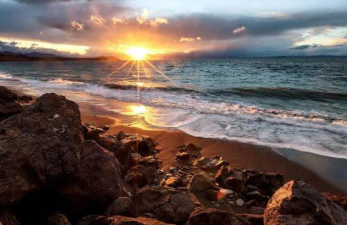 Oceanfront Family Retreat - Foto 36