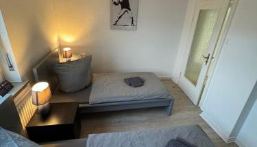 Frankfurter 21 Haus - 2 WE, 2 Küchen, 2 Bäder, 6 SZ, 19 Betten - Foto 4