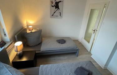 Frankfurter 21 Haus - 2 WE, 2 Küchen, 2 Bäder, 6 SZ, 19 Betten - Foto 4