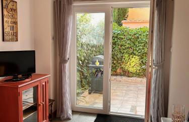 Luxury 2 bedroom Garden Apartment - Foto 9