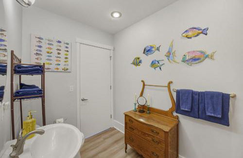 Oceanfront Bliss King Suite & Pet-Friendly Stay - Foto 29