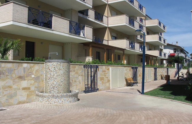 Green Bay Village - Photo 19