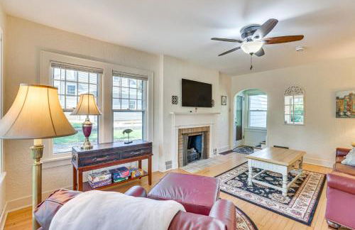 Charming Lake Mills Home Near Rock Lake and Beach - Foto 3