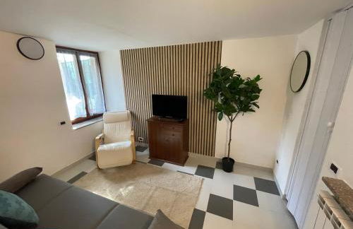 Lakefront Apartment with Panoramic Pool - Foto 6