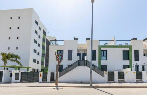 Atico Apartment BALI cerca del mar, piscina y parking - Foto 21