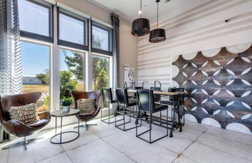 Serene Frisco Apt with Pool, EV Charger and Gym - Foto 10