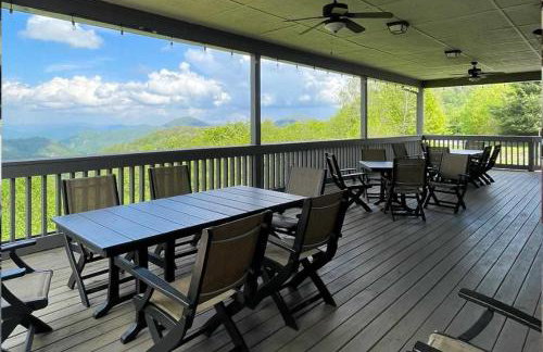 6 Br Cabin Hot Tub Fire Pit Min to Hatley Pointe - Foto 70