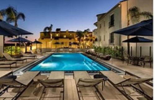 Resort-Style - Spacious 2BR - 3 Beds - Near UCLA - Pool & Parking - Foto 2
