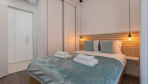 New Apartment by the Metro - Foto 5, towels, wardrobe