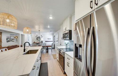 Modern, Spacious! Lake Buchanan Retreat with Hot Tub - Foto 12