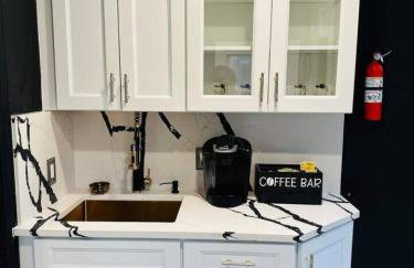 7 Large Bedrooms Art-Inspired Art House - Photo 18