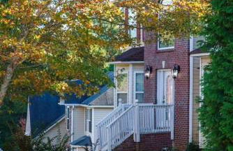 Deck, BBQ Grill, Backyard Fire Pit, Pool, Jacuzzi Tub, 65 inch TV - Foto 19